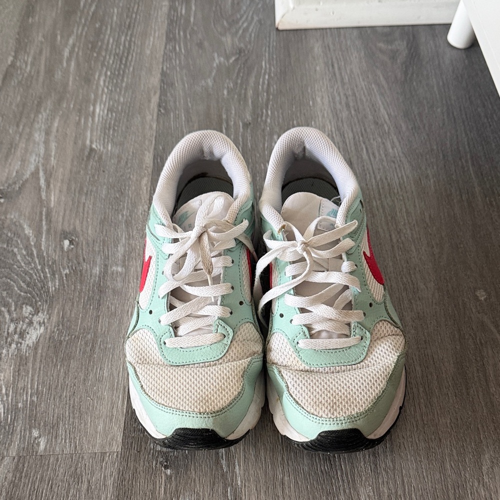 Woman Mint and Red Sneakers